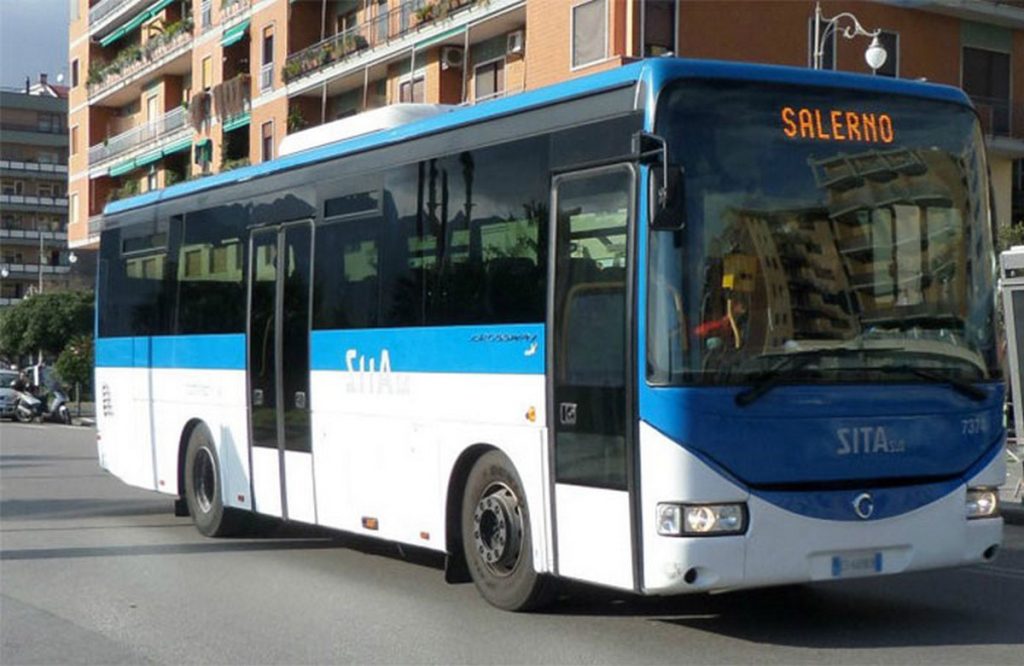 autobus controllore aggredito salerno napoli biglietto irregolare