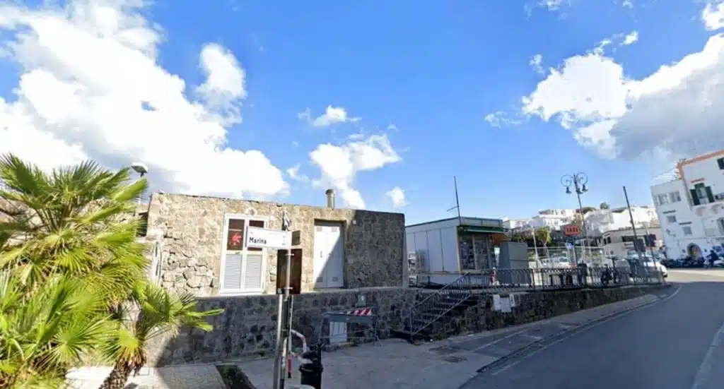Forio Ischia ragazzo trovato morto