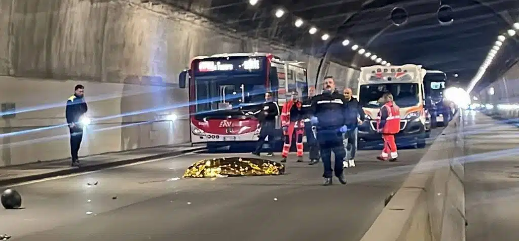 incidente moto napoli morto 18 aprile