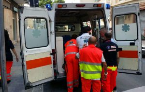 Santa Maria Capua Vetere infermiera 118 aggredita sedia