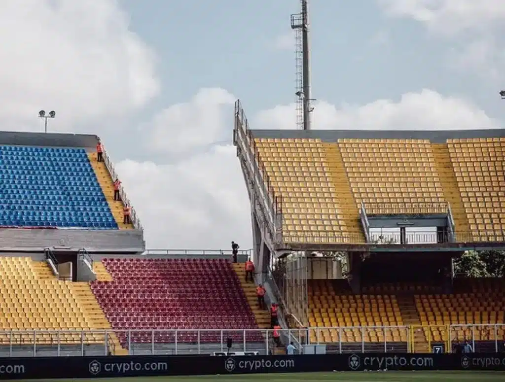 napoli tifoso picchiato stadio lecce denunce