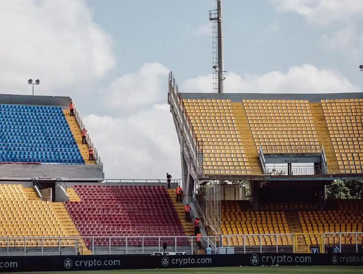 napoli tifoso picchiato stadio lecce denunce