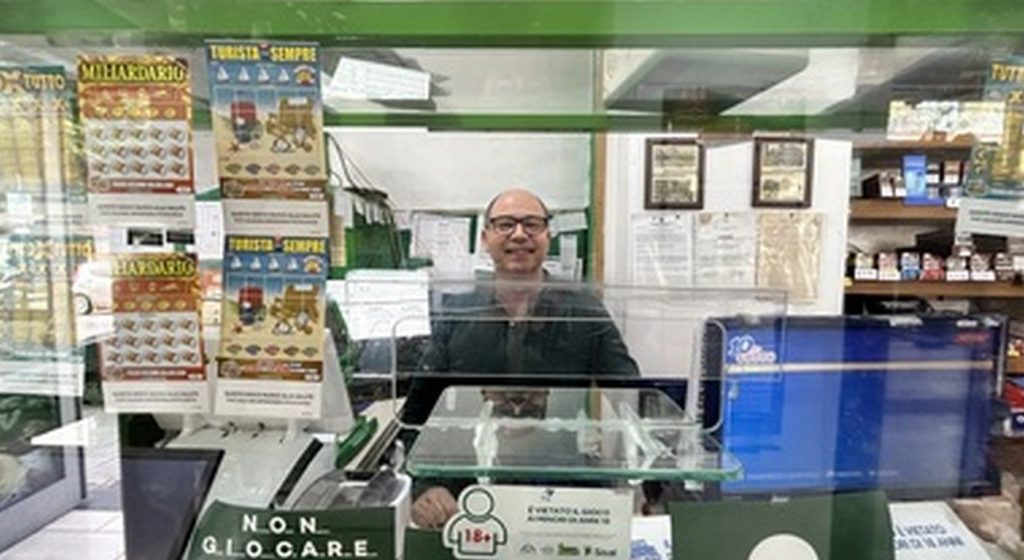 napoli vinto vincicasa tabaccaio 7 maggio