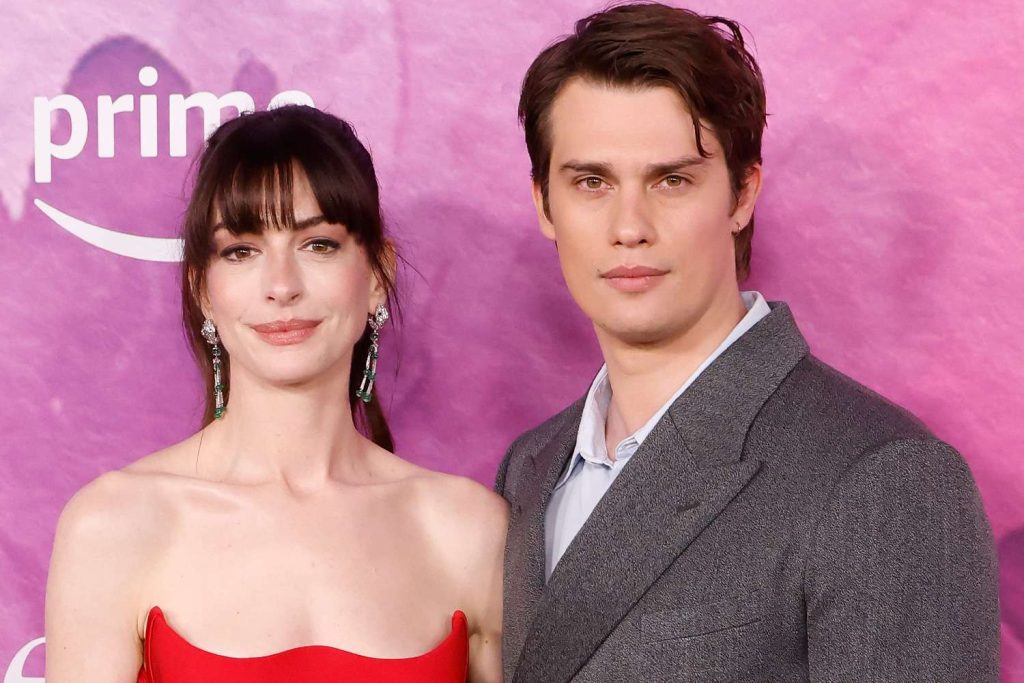regalo Anne Hathaway Nicholas baci
