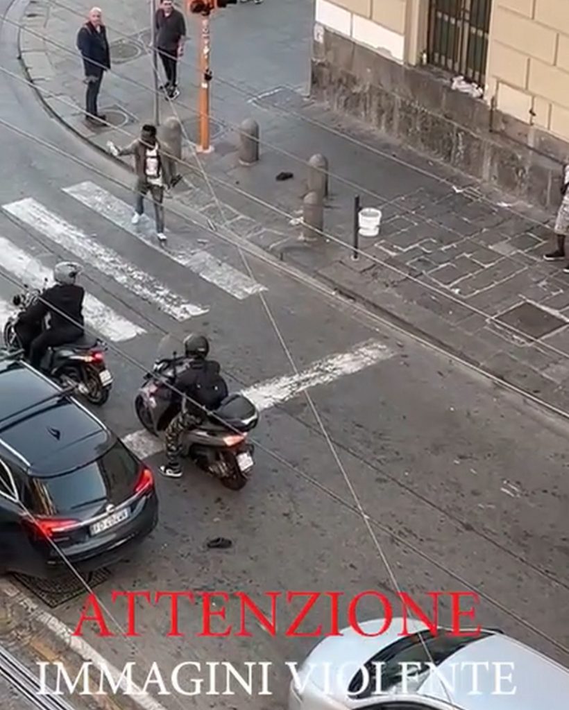 lavavetri aggredito ombrello napoli