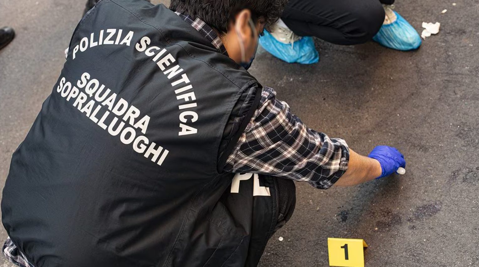 Napoli sparatoria Fuorigrotta ferito