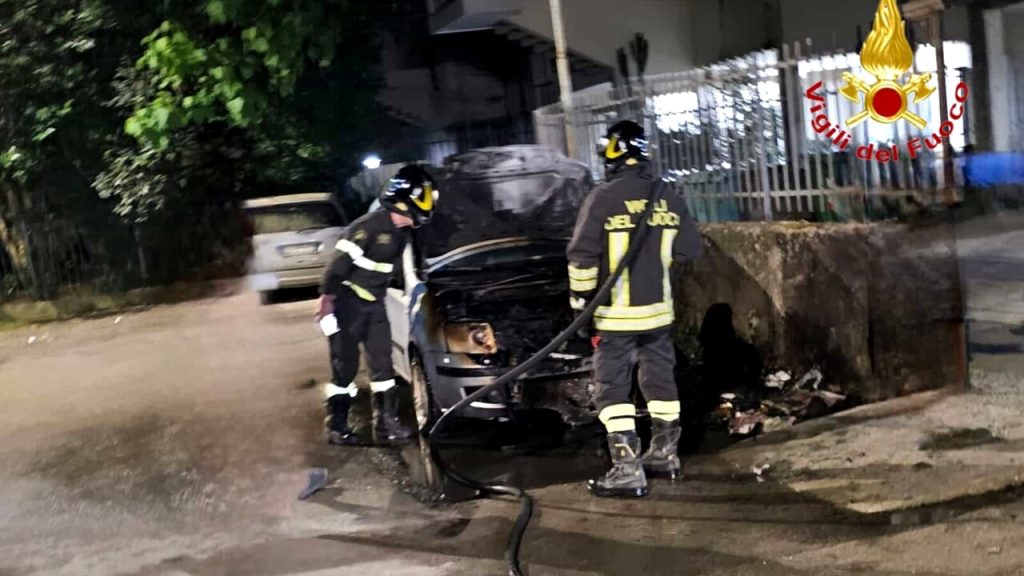 incendio auto salerno