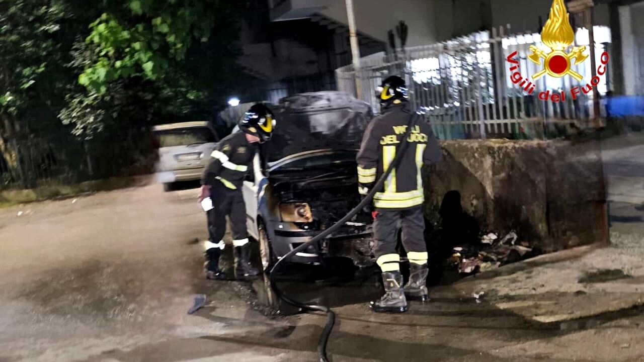incendio auto salerno