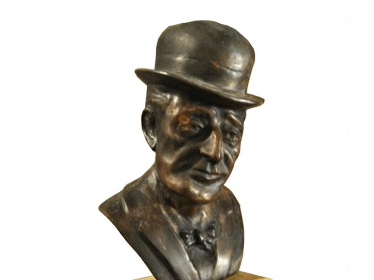 battipaglia celebra totò mostra installazione busto 11 giugno 2024