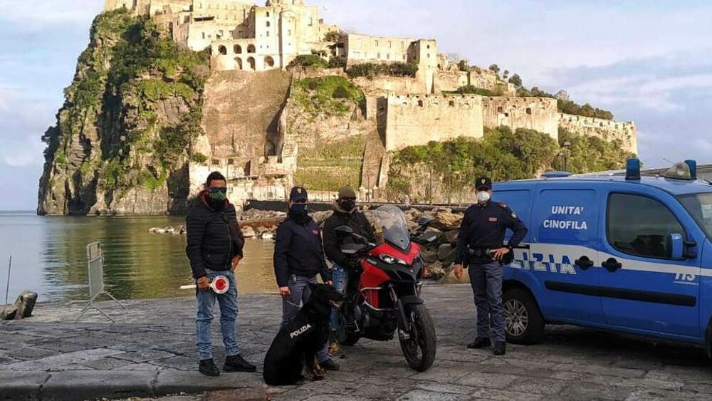 Ischia arrestato lesioni resistenza pubblico ufficiale