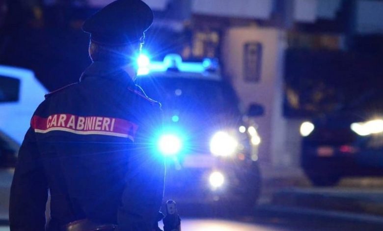 provoca danni veicoli aggredisce automobilisti atripalda