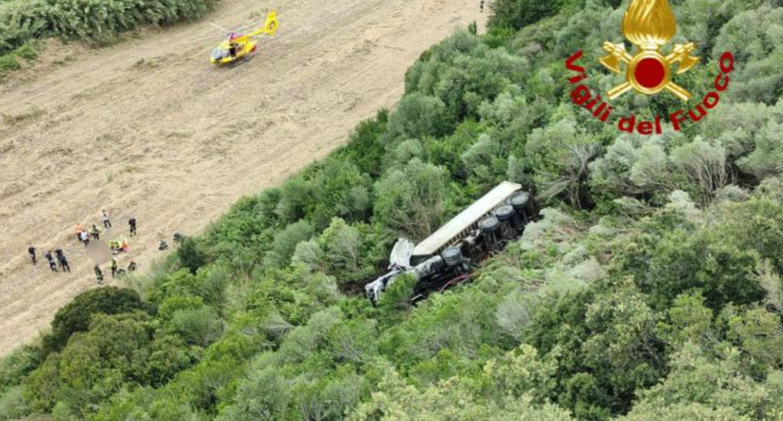 Sassari tir precipitato cavalcavia morto conducente