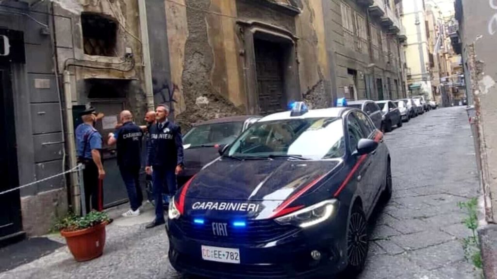 Napoli sgomberati appartamenti occupati abusivamente