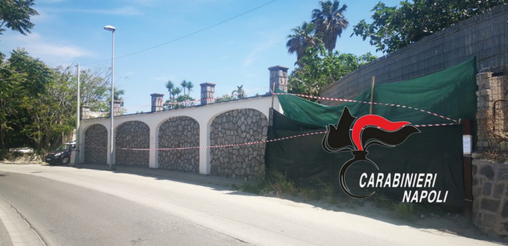 Abusivismo edilizio Ischia 4 denunce cassa abusiva 13 giugno