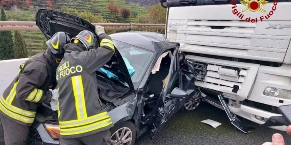 incidente tir auto palermo morto