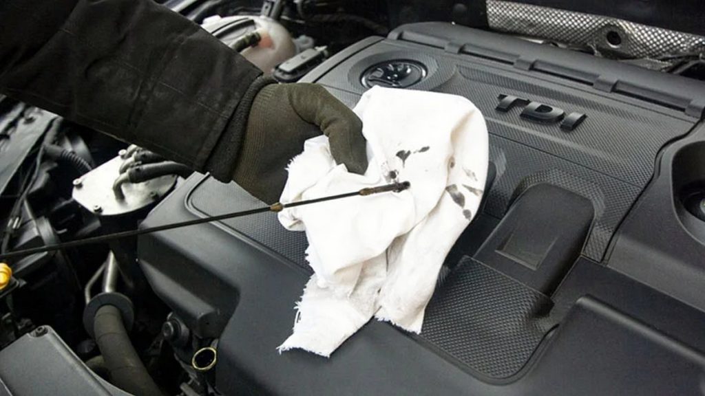 meccanico schiacciato furgone officina napoli