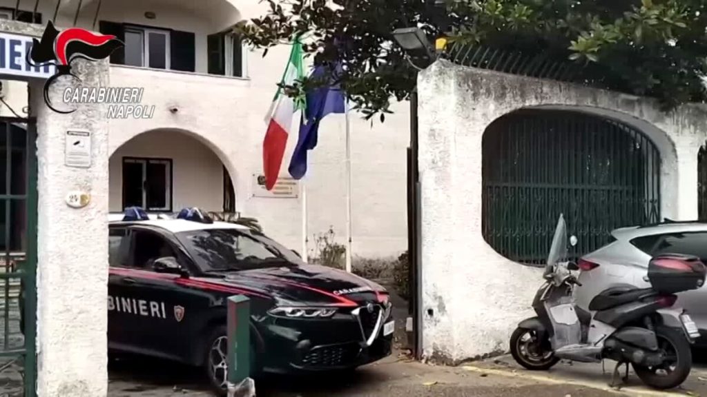 abusi edilizi ischia sequestrato ristorante denunce