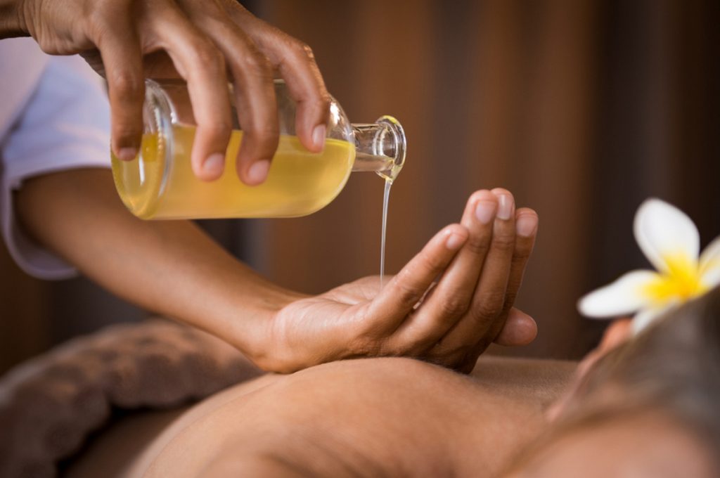 giugliano centro massaggi abusivo sequestro