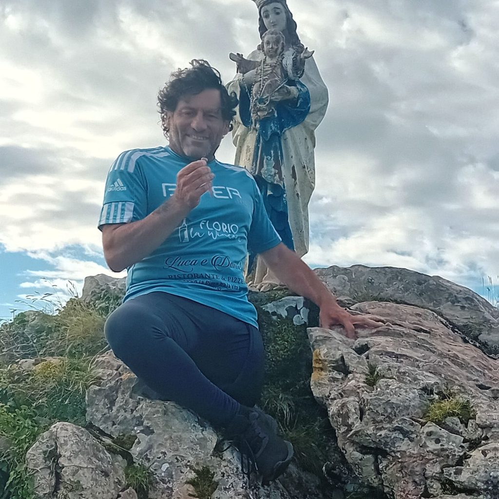 cammino santiago gamba sfida campione ischia gianni sasso