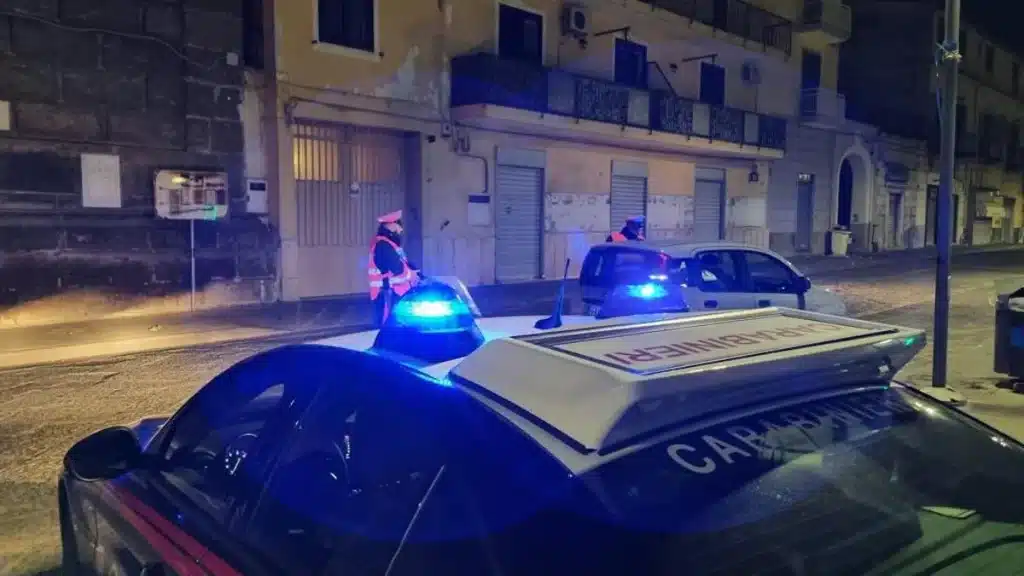 napoli minore accoltellato tentata rapina