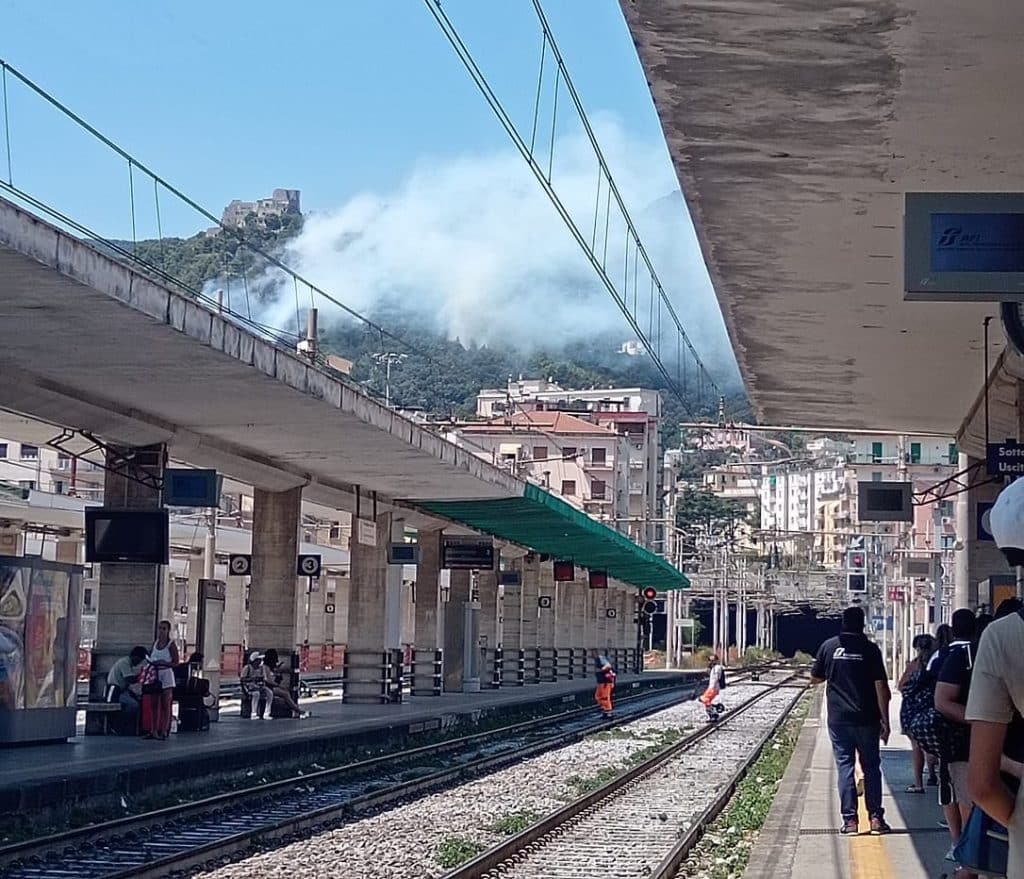 incendio salerno