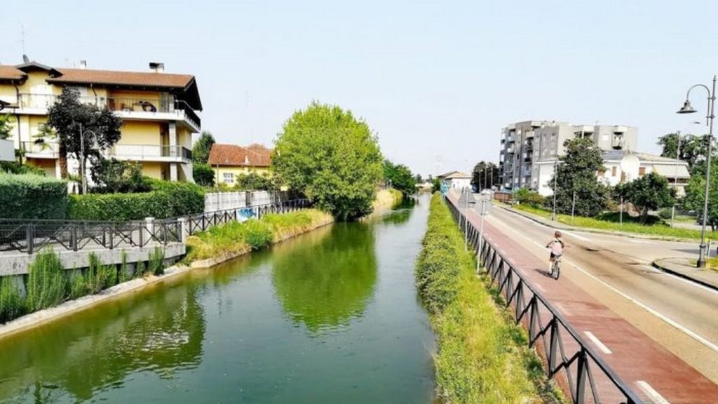 Avellino poliziotto Bellizzi Irpino salva ragazza rischiava annegare Milano