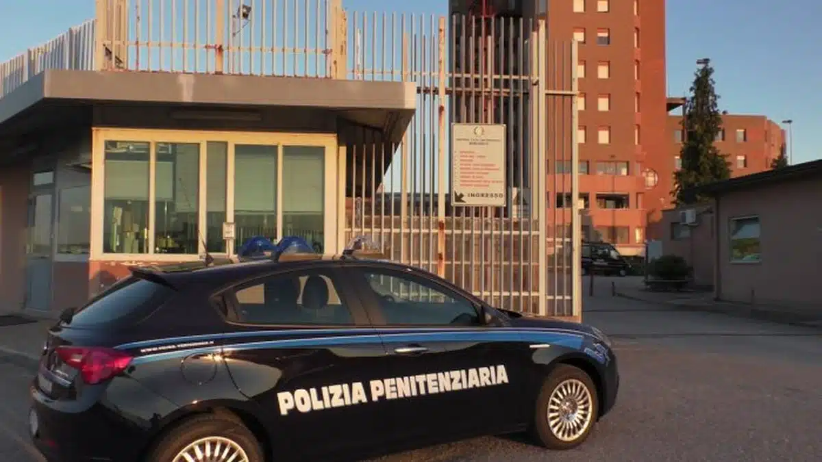 droga pacco sequestrato carcere benevento