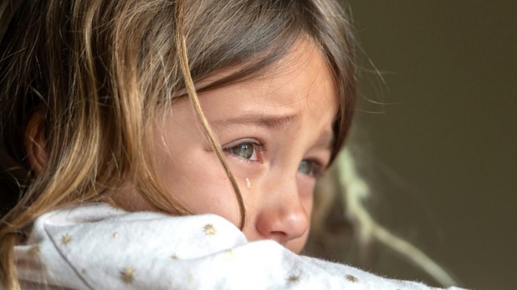 schiaffi calci sculacciate figli torino assolti perché vivevano campo rom