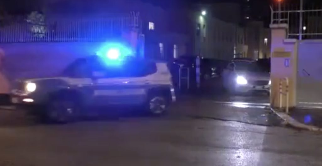 Minacciano uomo costringerlo vendere casa acquistata asta 4 arresti