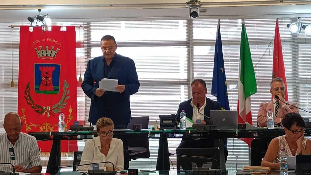 bandiera palestinese sindaco roma cosa è successo consiglio comunale