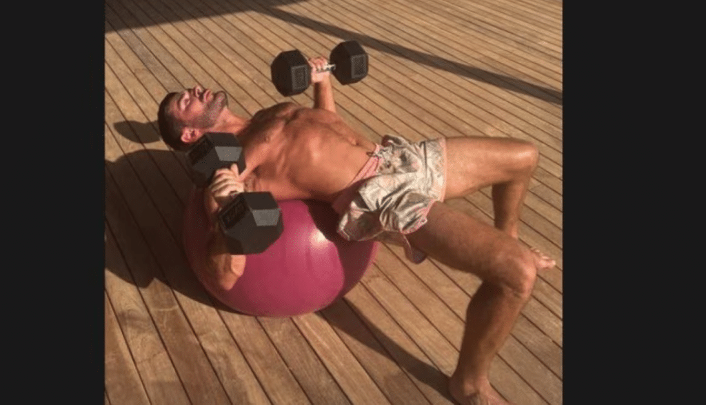 zac efron esce ospedale