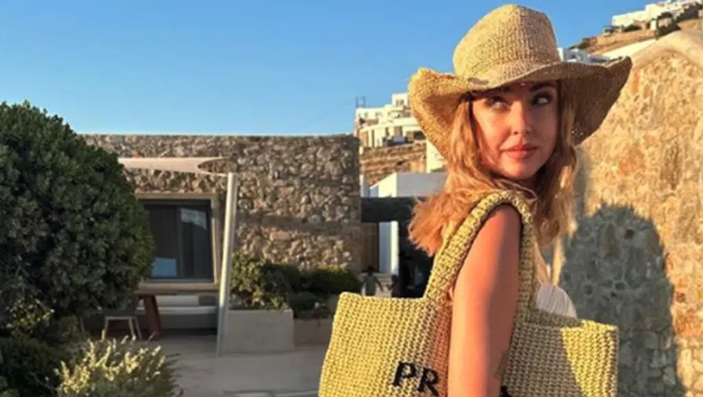ferragni grecia costo look