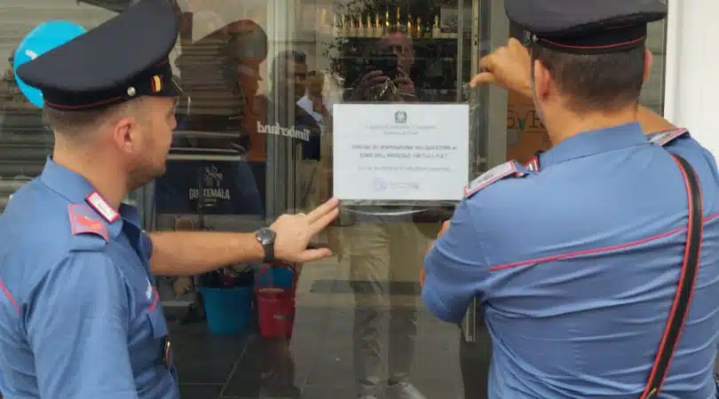 eboli locale chiuso