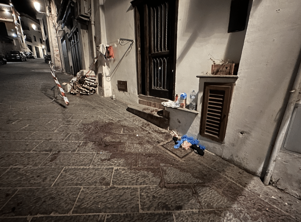 Atrani turista americana ferita interrogato figlio