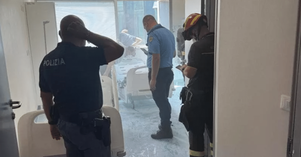 Ospedale Mare Napoli materasso incendiato detenuto