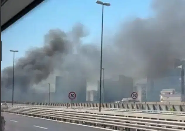 incendio Centro Direzionale Napoli