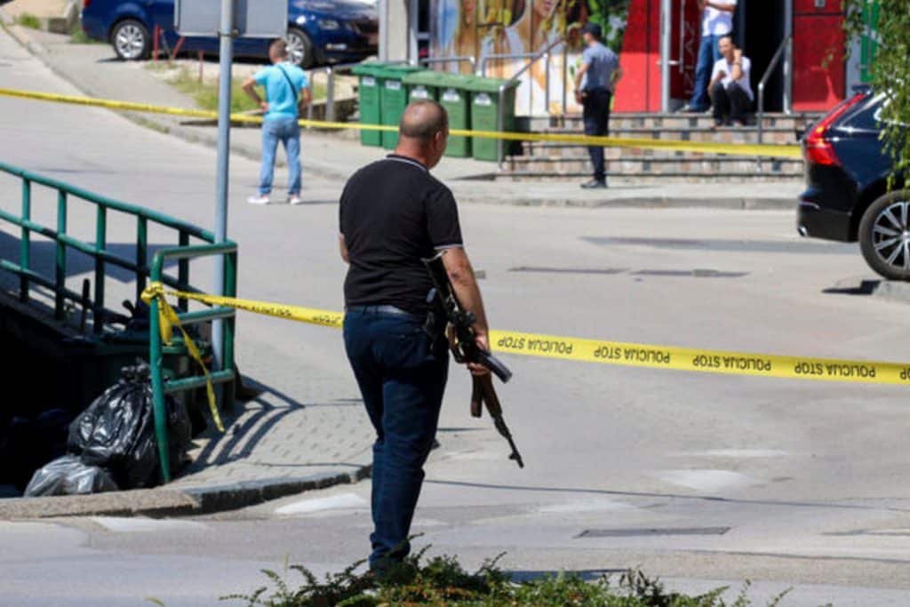 bosnia sparatoria scuola superiore morti