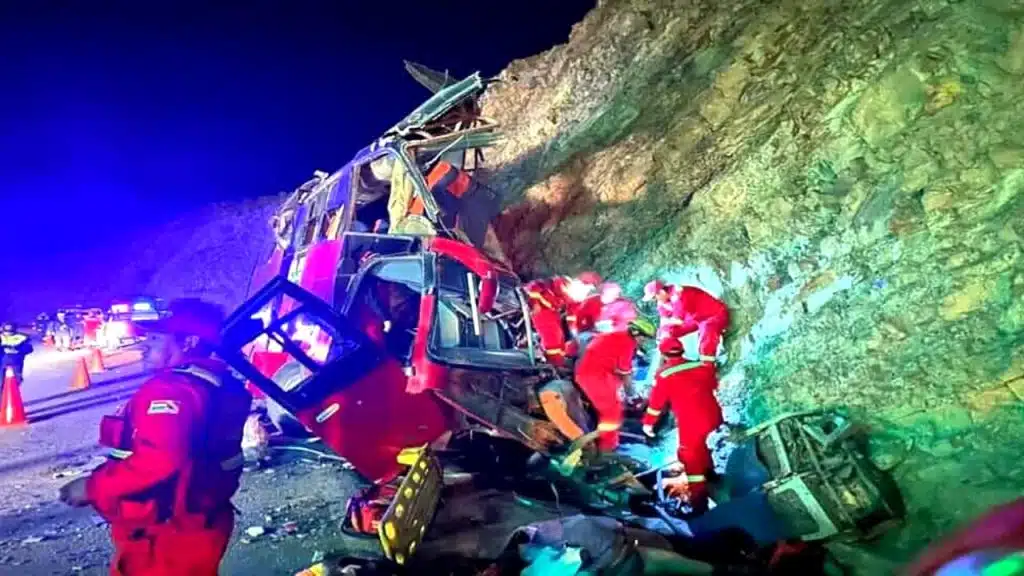 incidente bolivia autobus morti