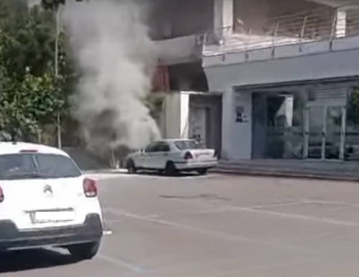 arienzo auto prende fuoco 23 agosto