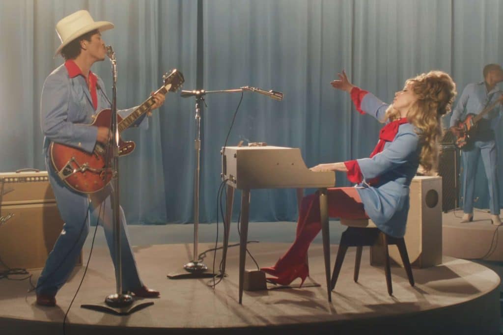 Lady Gaga Bruno Mars Die With Smile conquista mondo