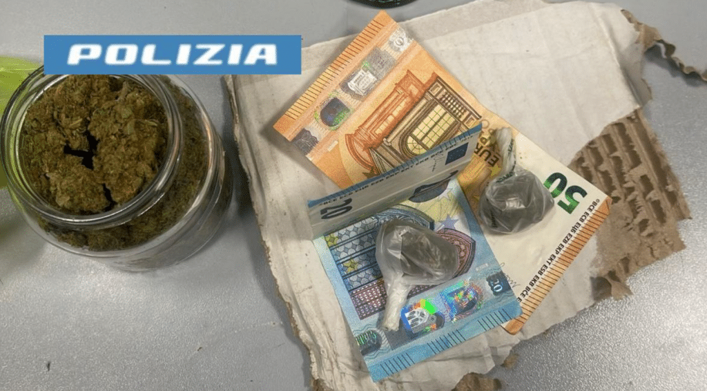 Napoli spaccio droga arrestato