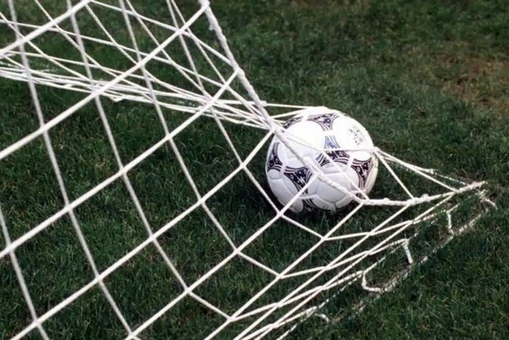 cade porta calcio capaccio paestum ferito bambino