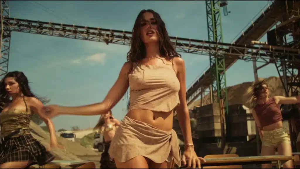 clara backstage videoclip