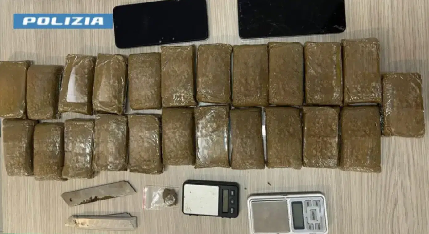 Frattamaggiore detenzione stupefacenti arresto
