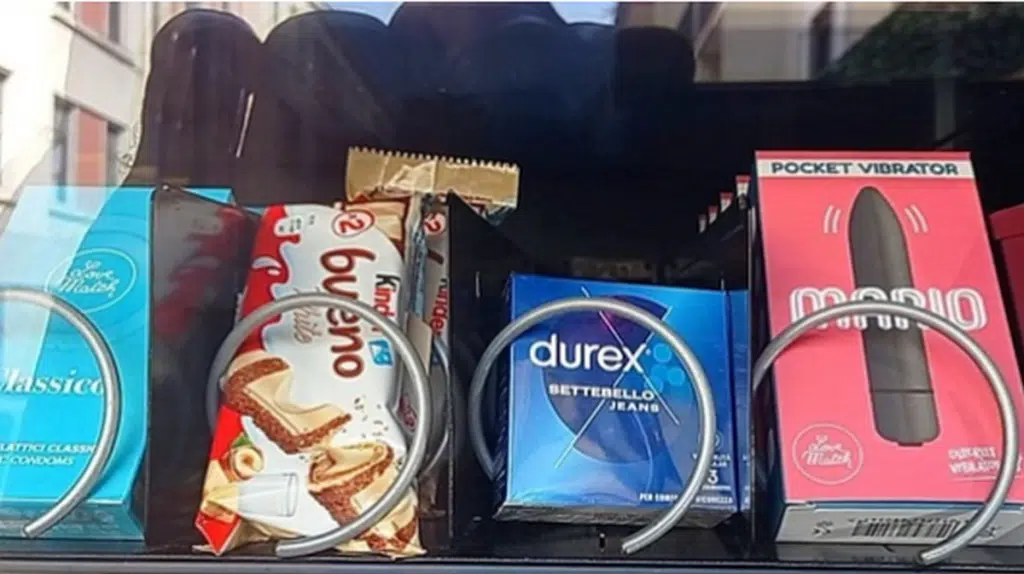 Salerno giochi erotici distributore automatico scuole