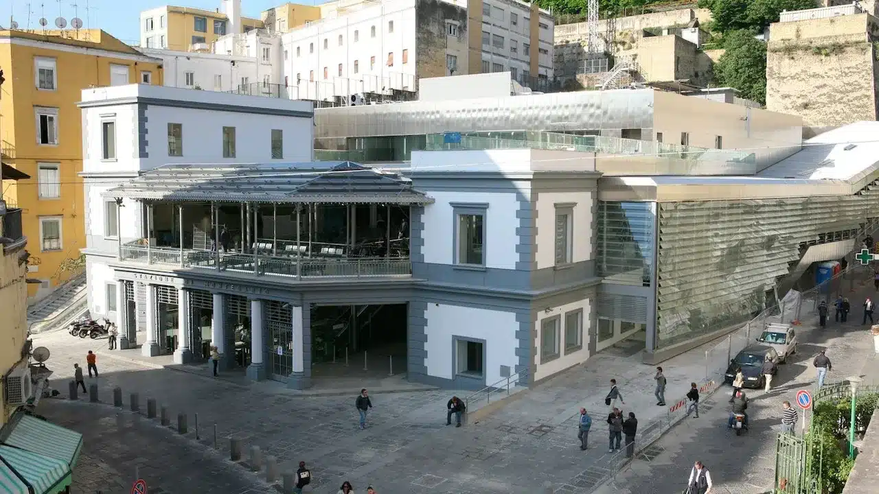 napoli vigilante aggredito cumana montesanto arresto 30 settembre