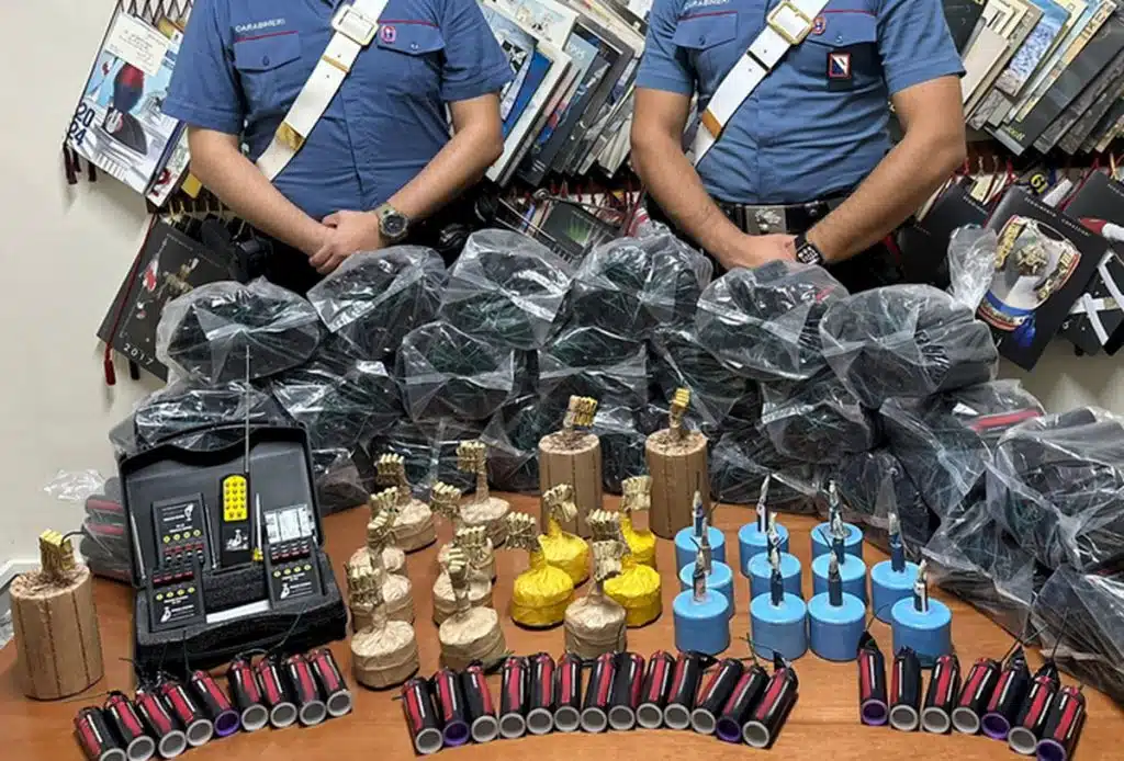 botti illegali nascosti auto napoli 3 ottobre