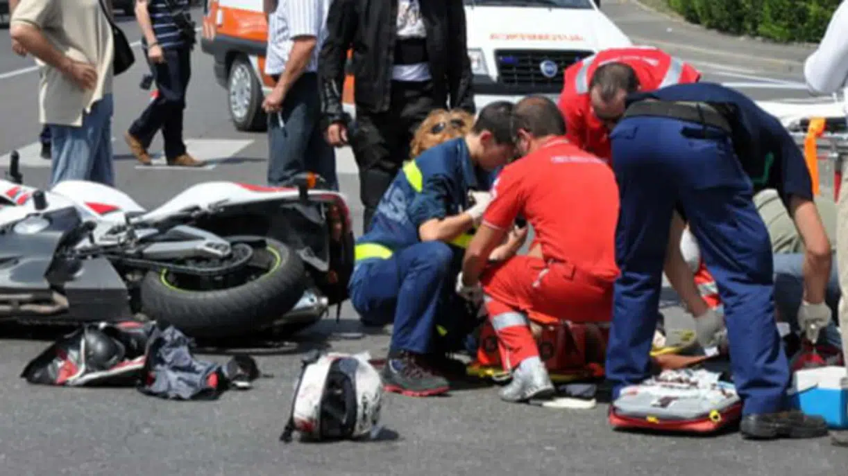 muore un altro 19enne in un incidente