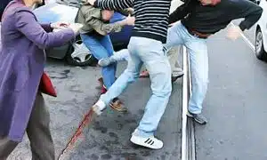 Rissa fuori un locale di Salerno