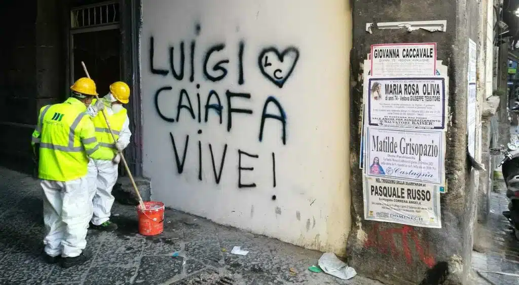 scritte muri luigi caiafa